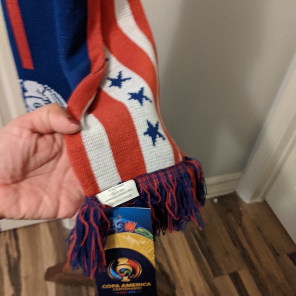Soccer theme scarf - Picture 3 of 4